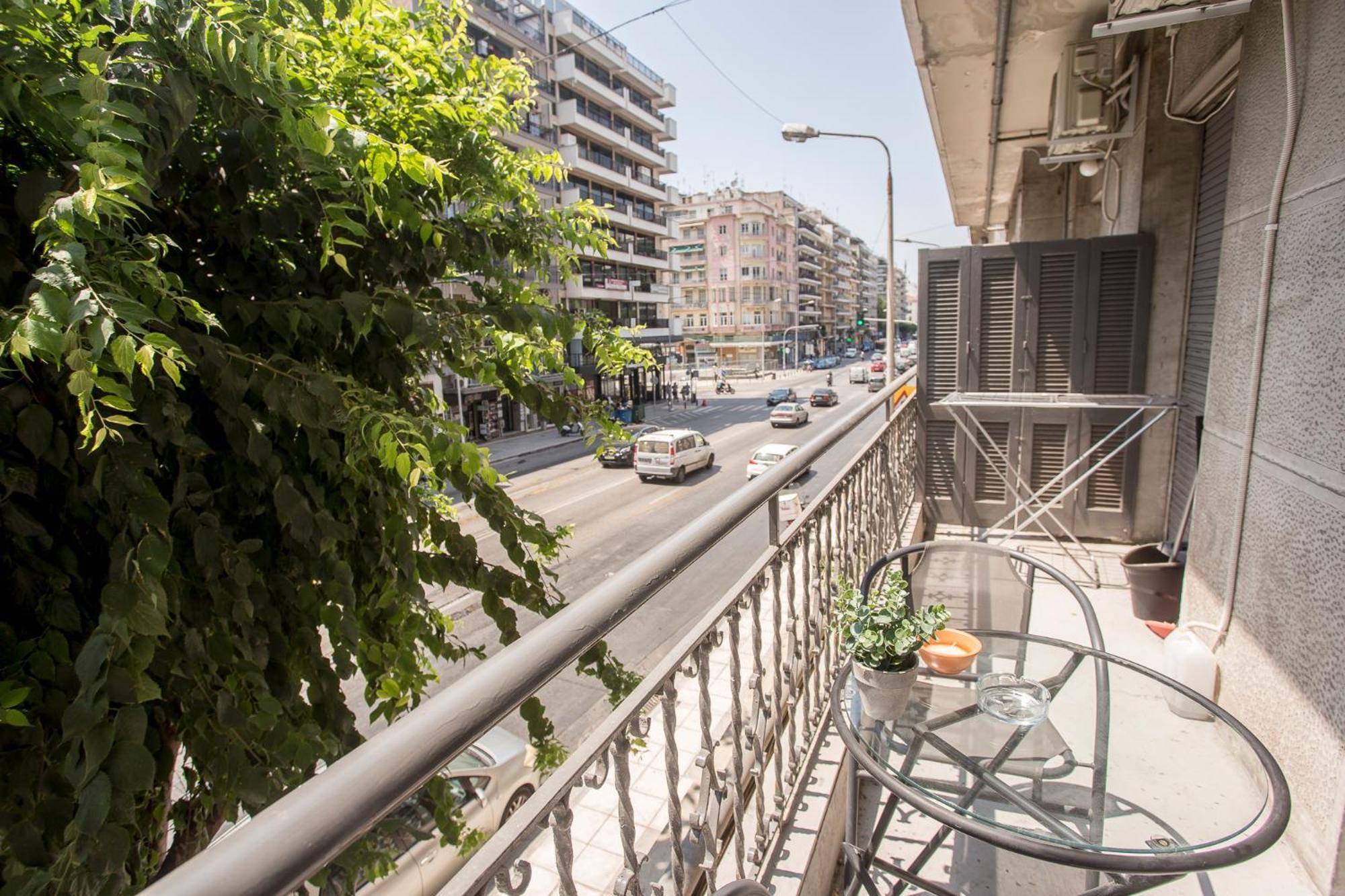 Closer "Egnatia Apartment 1" Thessaloniki Exterior foto