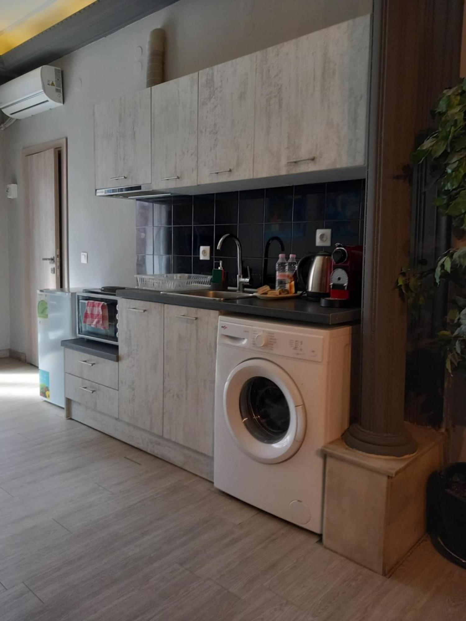 Closer "Egnatia Apartment 1" Thessaloniki Exterior foto