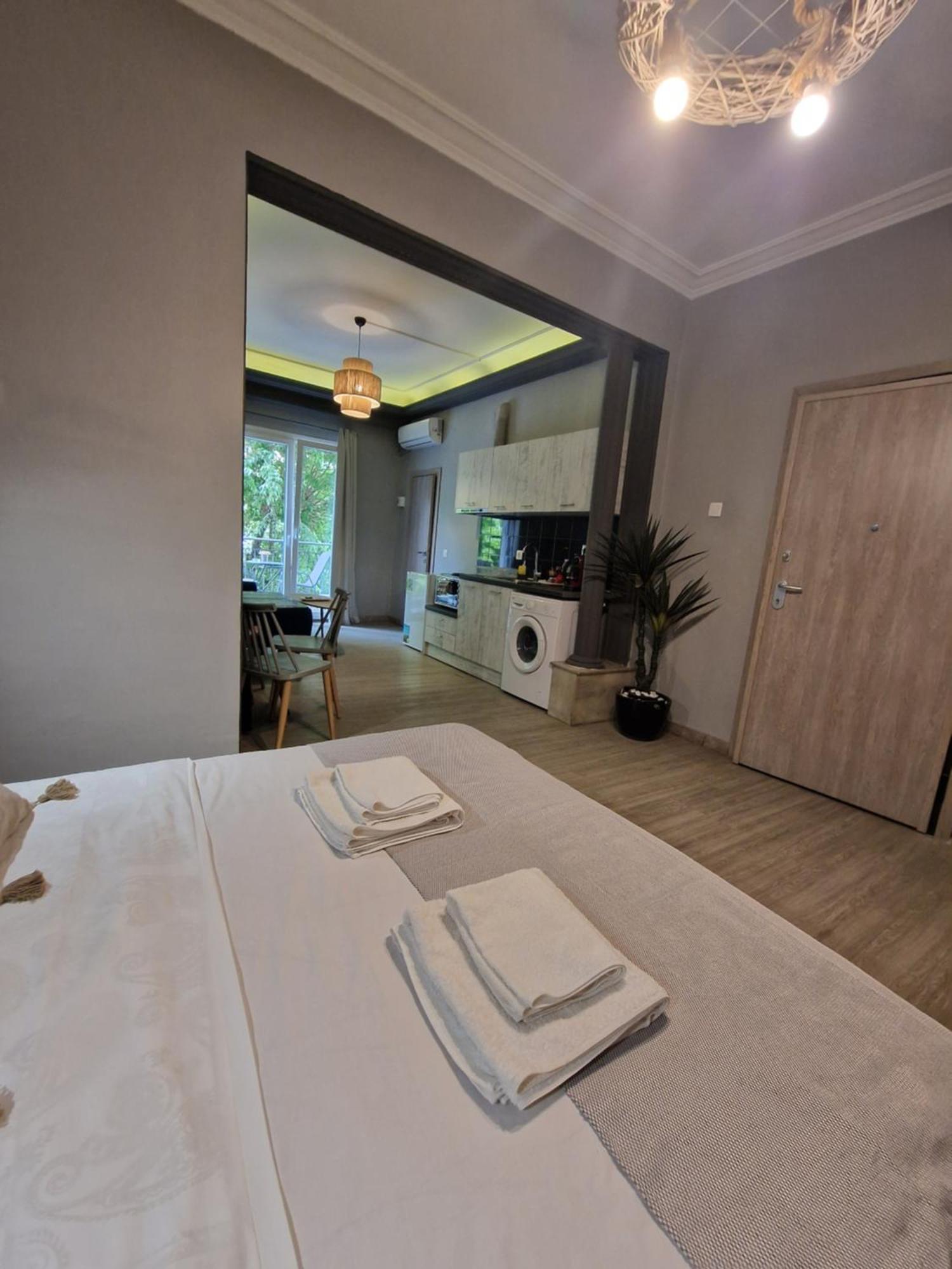 Closer "Egnatia Apartment 1" Thessaloniki Exterior foto